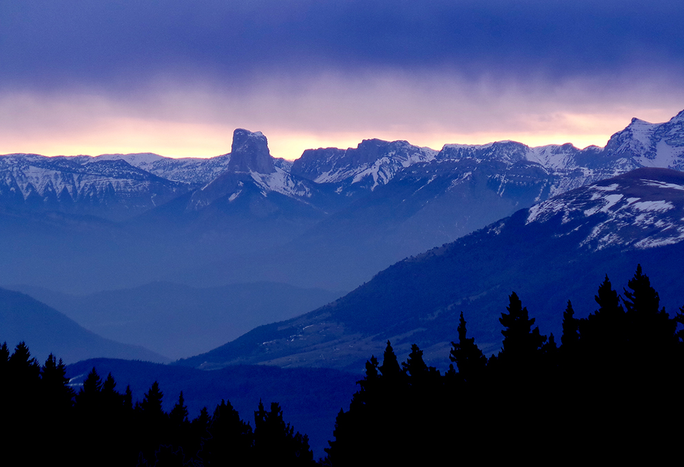 Paysage de montagne et regle du tiers